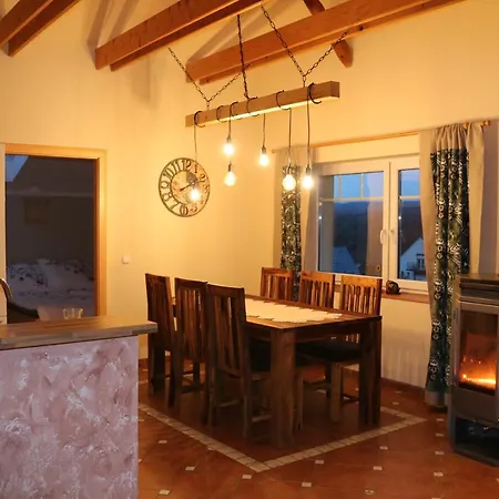 Helle, Offene Dachgeschosswohnung Mit Terrasse Oberloisdorf Exterior photo