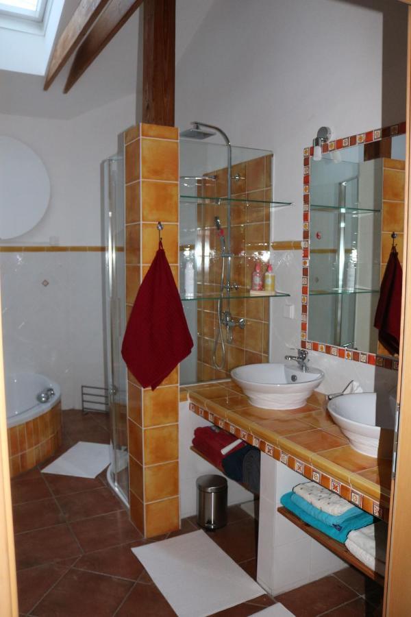 Helle, Offene Dachgeschosswohnung Mit Terrasse Apartment