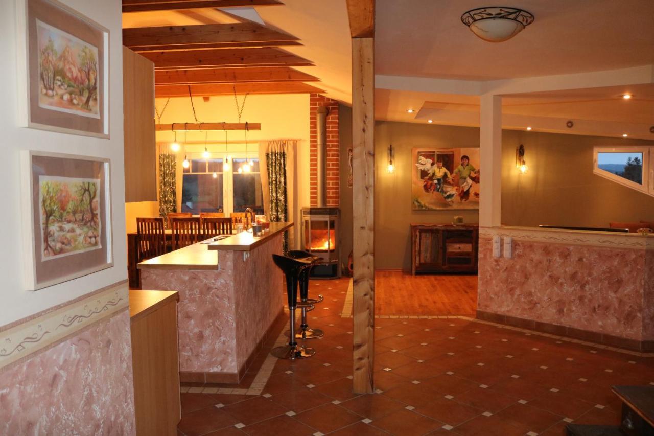 Helle, Offene Dachgeschosswohnung Mit Terrasse Apartment