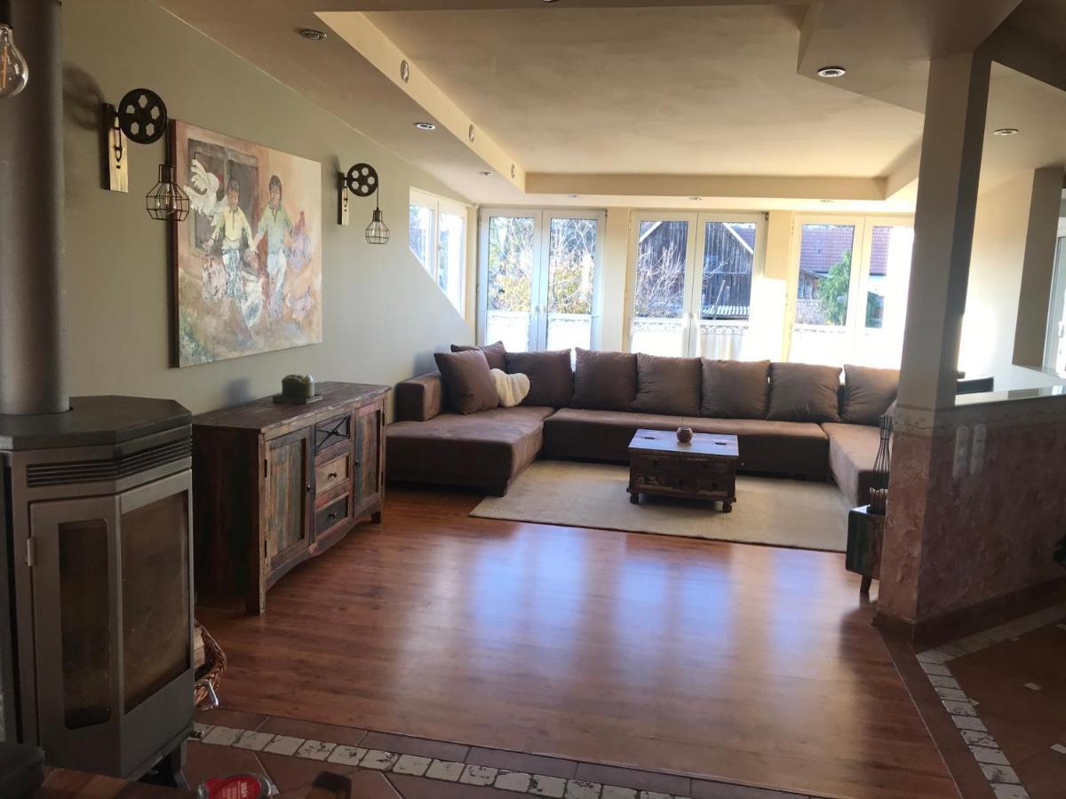 Helle, Offene Dachgeschosswohnung Mit Terrasse *