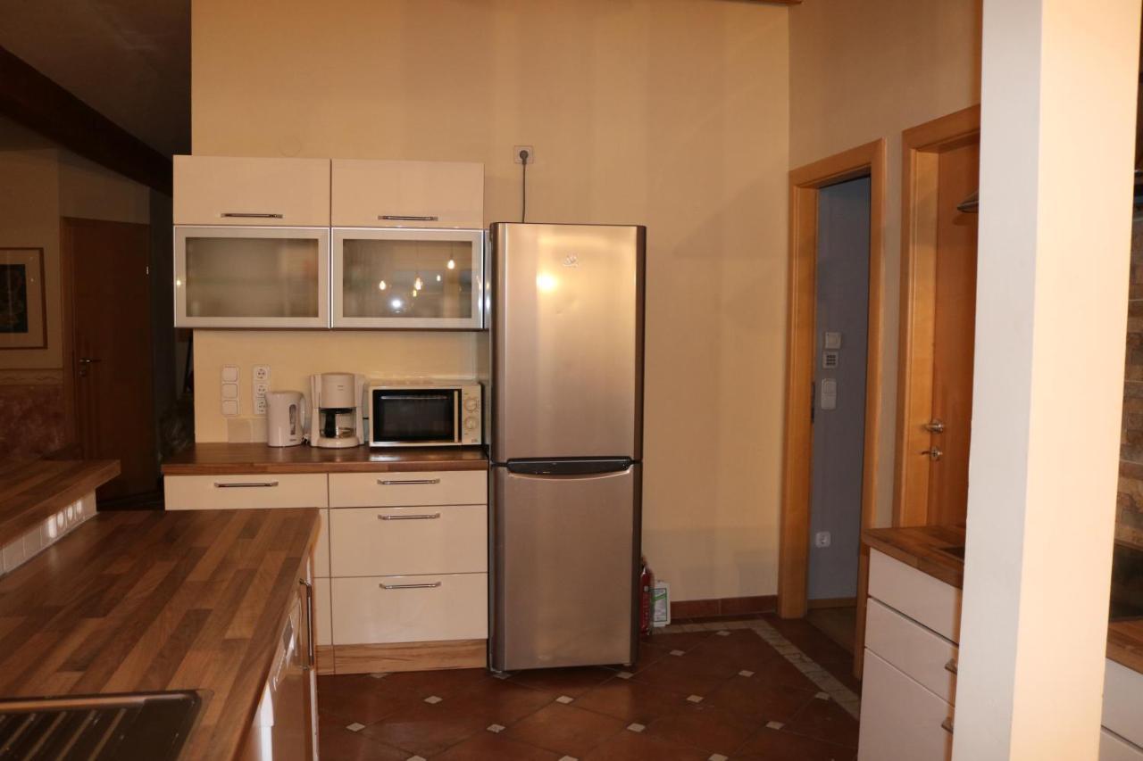 Helle, Offene Dachgeschosswohnung Mit Terrasse Oberloisdorf