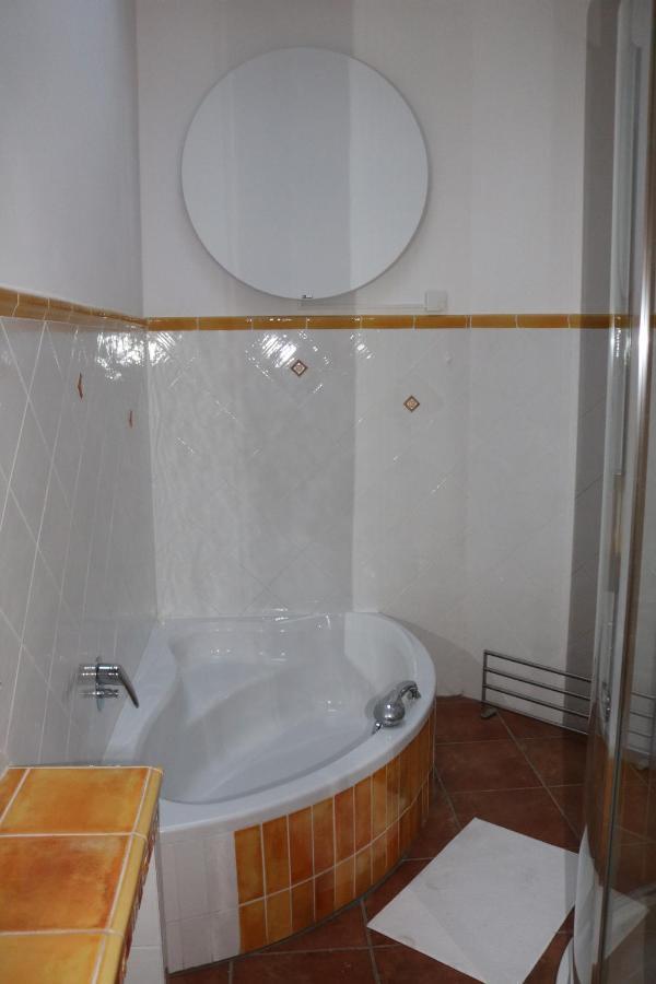Helle, Offene Dachgeschosswohnung Mit Terrasse
