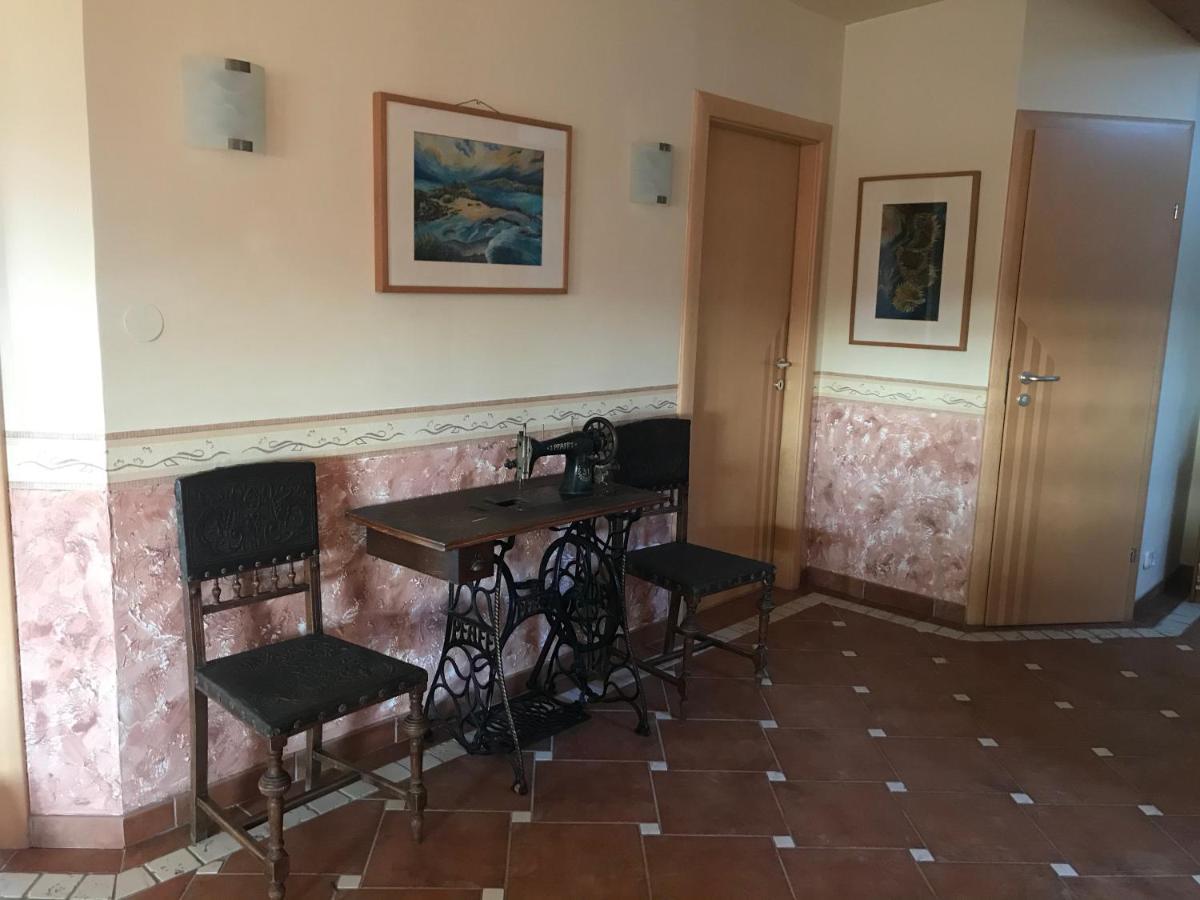 Helle, Offene Dachgeschosswohnung Mit Terrasse