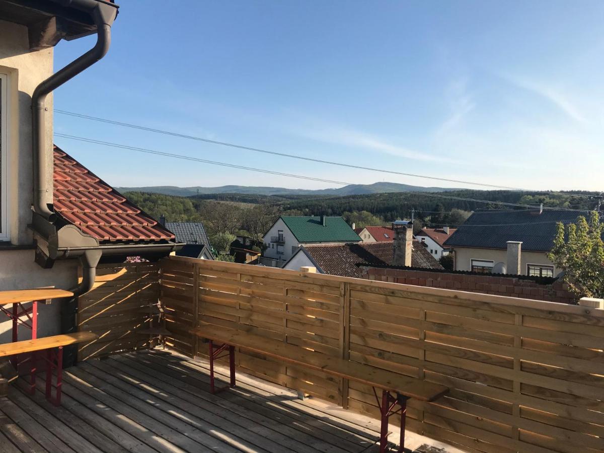 Helle, Offene Dachgeschosswohnung Mit Terrasse Apartment Oberloisdorf