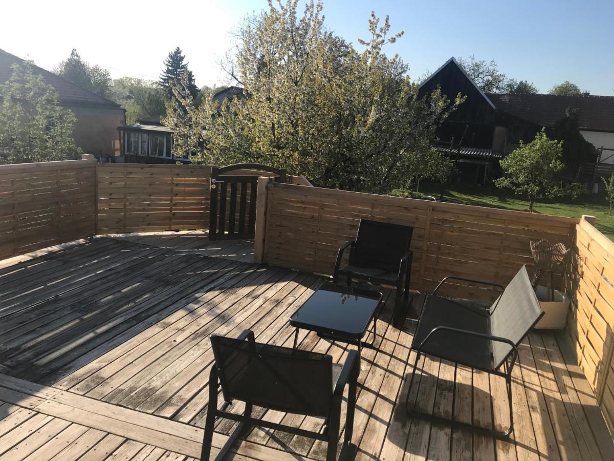 Helle, Offene Dachgeschosswohnung Mit Terrasse * Oberloisdorf